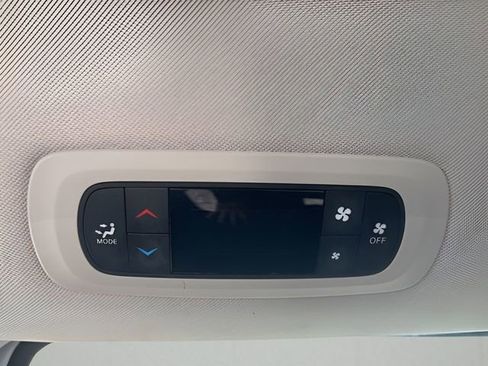 Used 2022 Chrysler Voyager LX FWD image 29