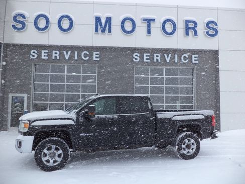 Used 2018 GMC Sierra 2500 SLE w/ HD SLE Preferred Plus Package image 1