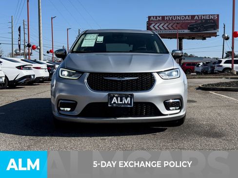 Used 2023 Chrysler Pacifica Limited image 4