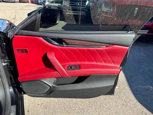 Used 2019 Maserati Quattroporte S Q4 AWD/4WD image 18