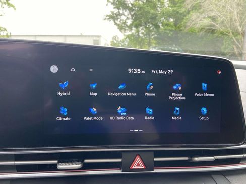 Used 2023 Hyundai Elantra Limited FWD image 23