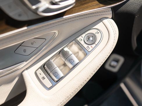 Used 2015 Mercedes-Benz C 300 Sedan image 42