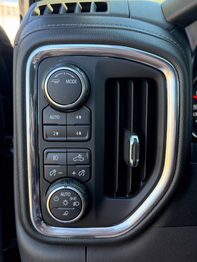 Used 2020 Chevrolet Silverado 1500 RST AWD/4WD image 16