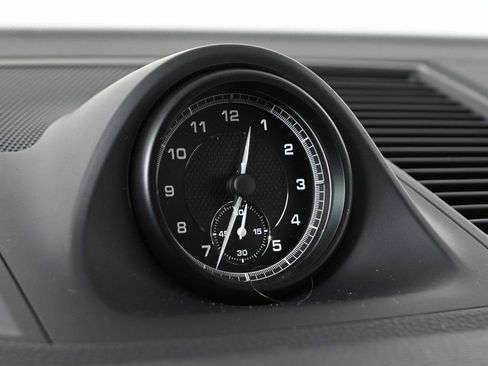 Certified 2026 Porsche Macan image 13