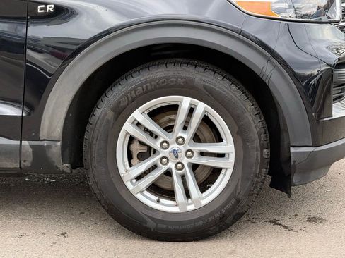 Used 2021 Ford Explorer XLT image 6