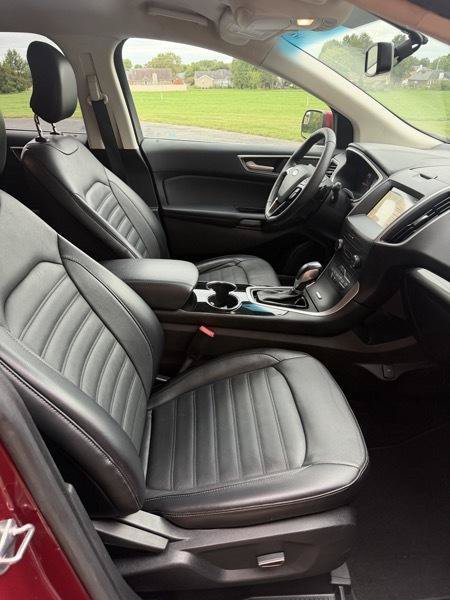 Used 2018 Ford Edge SEL w/ Equipment Group 201A AWD/4WD image 16