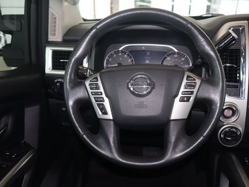 Used 2021 Nissan Titan SV w/ SV Convenience Package AWD/4WD image 17