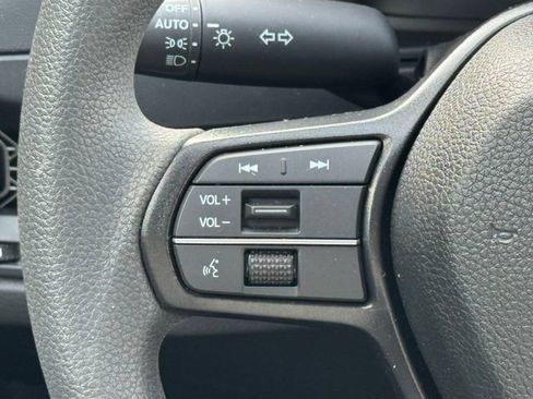 Used 2025 Honda Accord SE image 11
