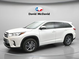 Used 2017 Toyota Highlander XLE AWD/4WD video 1
