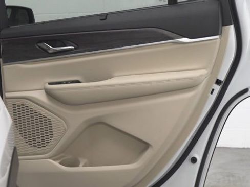 New 2025 Jeep Grand Cherokee L Limited w/ Luxury Tech Group II image 20