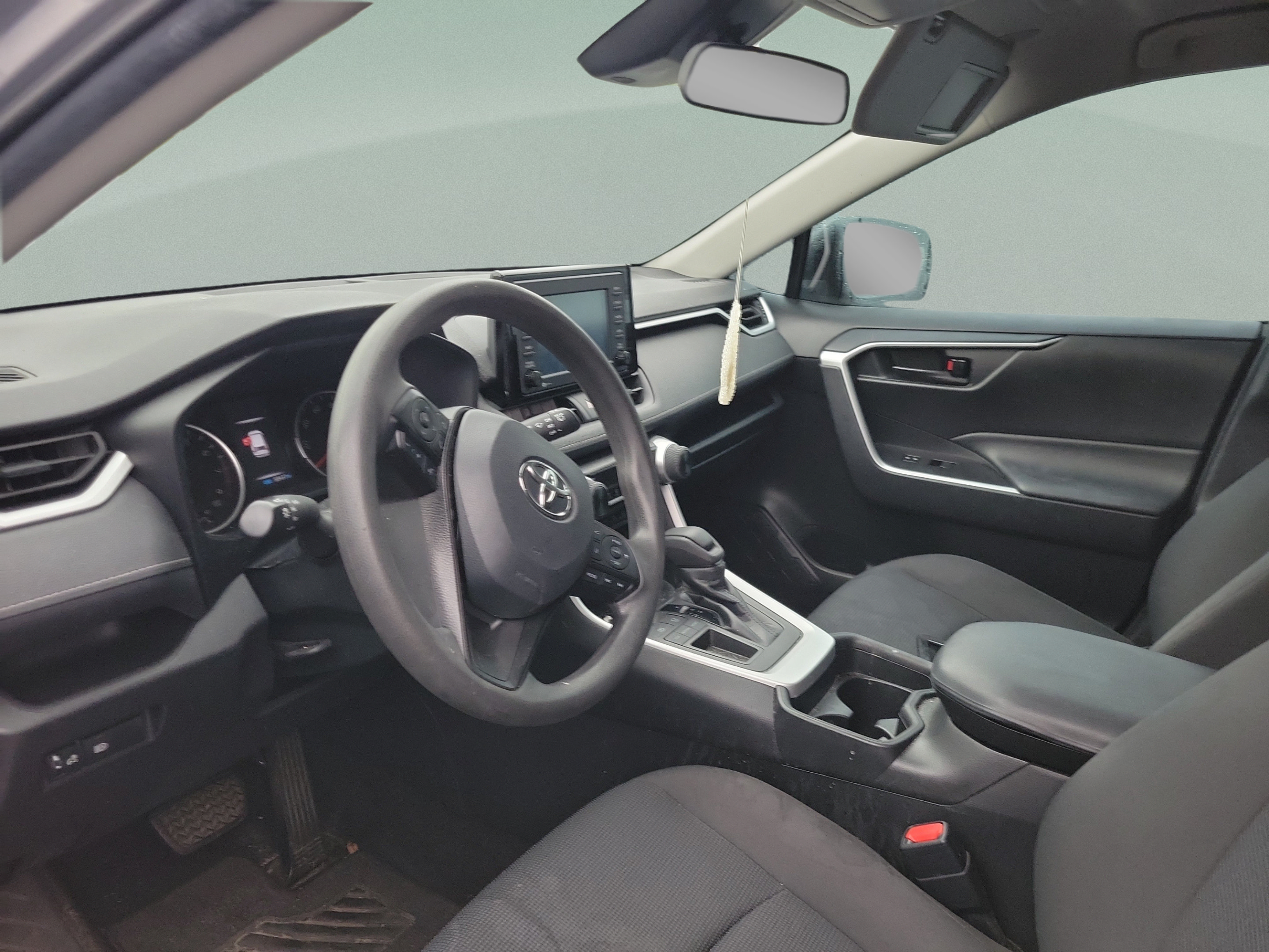 Used 2021 Toyota RAV4 LE FWD image 29