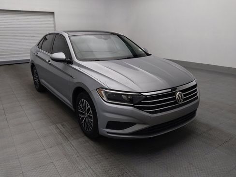 Used 2019 Volkswagen Jetta SEL w/ Cold Weather Package FWD image 13