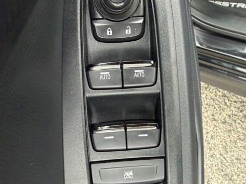 Used 2024 Subaru Crosstrek 2.0i Premium AWD/4WD image 16