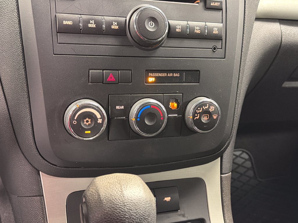 Used 2009 Saturn Outlook XE w/ Convenience Package FWD image 35