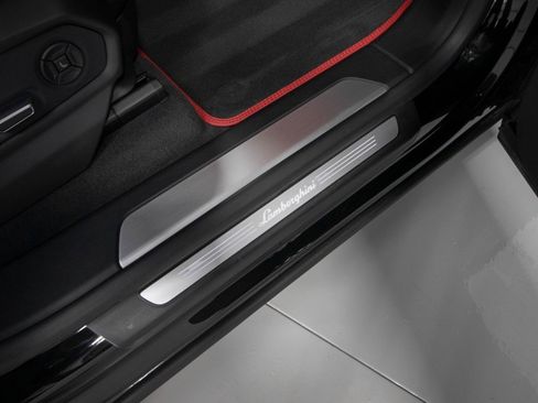 Used 2022 Lamborghini Urus image 48