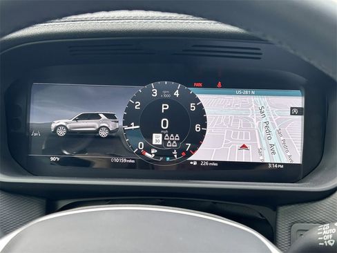 Used 2024 Land Rover Discovery Dynamic SE image 39