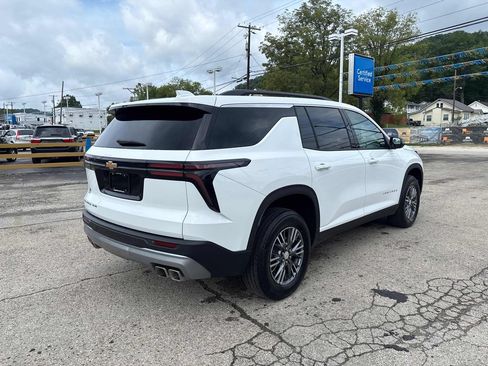 Used 2026 Chevrolet Traverse LT AWD/4WD image 5