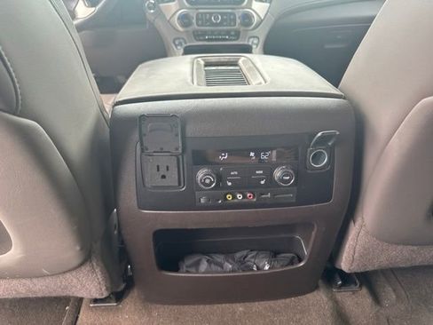 Used 2015 GMC Yukon Denali w/ Premium Package AWD/4WD image 15