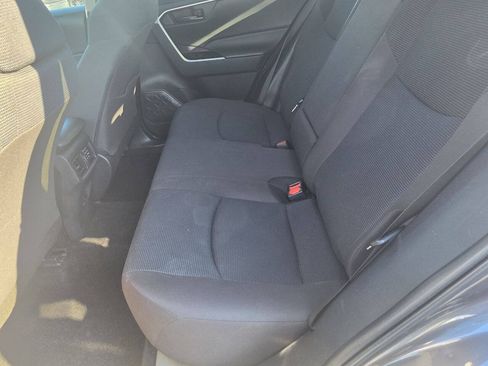 Used 2025 Toyota RAV4 LE AWD/4WD image 9