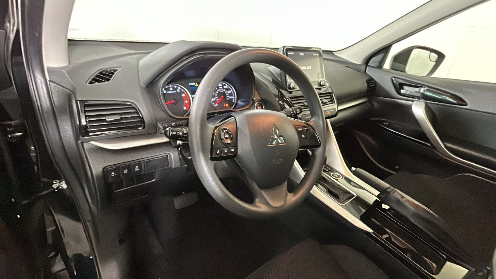 Used 2025 Mitsubishi Eclipse Cross LE AWD/4WD image 13