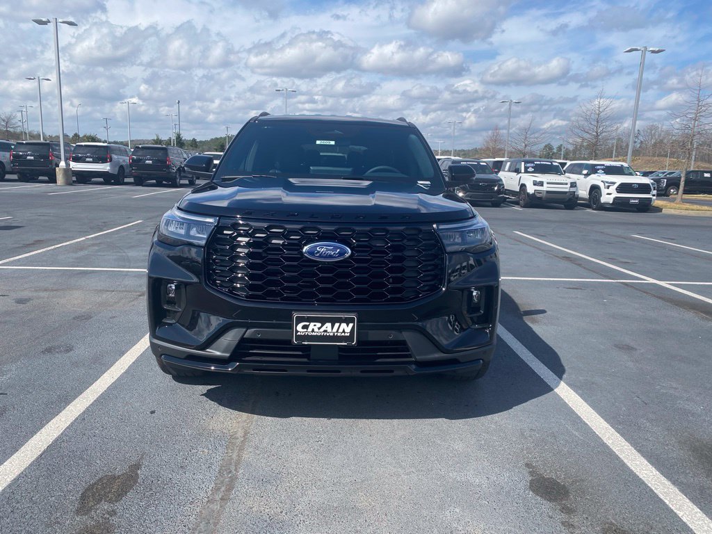 New 2026 Ford Explorer ST-Line w/ ST-Line Street Pack AWD/4WD image 2