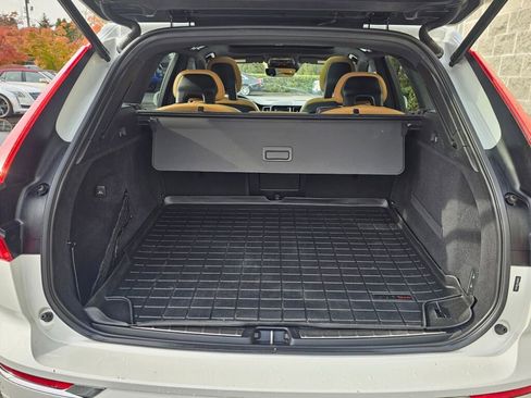 Used 2018 Volvo XC60 T6 Inscription w/ Convenience Package image 7