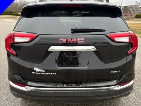 Used 2024 GMC Terrain SLT image 5