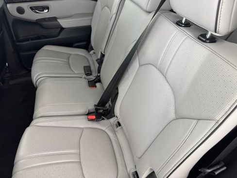 Used 2023 Honda Pilot Elite image 30