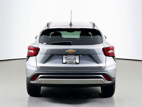 New 2026 Chevrolet Trax LT w/ LT Convenience Package FWD image 6