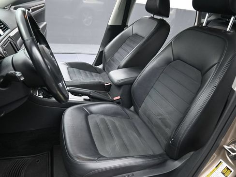 Used 2015 Volkswagen Passat TDI SEL Premium FWD image 10