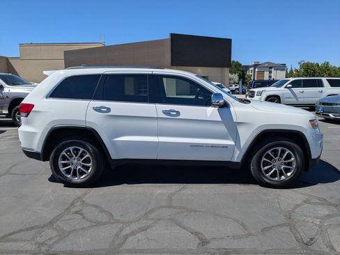 Used 2014 Jeep Grand Cherokee Limited w/ Trailer Tow Group IV AWD/4WD image 2