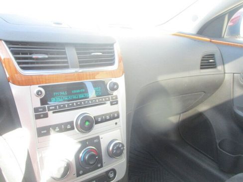 Used 2010 Chevrolet Malibu LT image 42