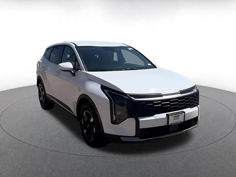 Used 2026 Kia Sportage LX FWD image 3