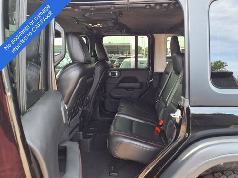 Used 2023 Jeep Wrangler Unlimited Rubicon w/ Cold Weather Group AWD/4WD image 13