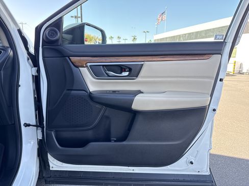 Used 2018 Honda CR-V Touring image 40