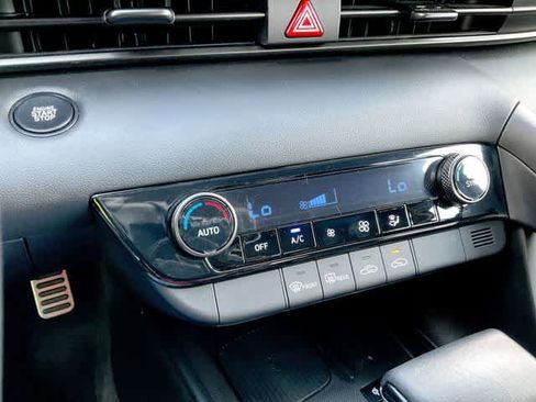Used 2025 Hyundai Elantra Sport FWD image 22