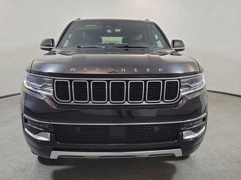 Used 2024 Jeep Wagoneer L Series III w/ Premium Group I image 2