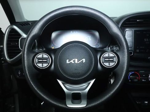 Used 2023 Kia Soul LX w/ LX Technology Package image 31