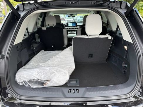 New 2026 Lincoln Aviator 2WD w/ Jet Appearance Package image 19