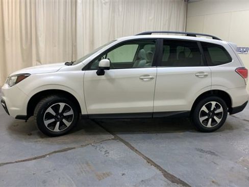 Used 2018 Subaru Forester 2.5i Premium w/ All-Weather Package image 6