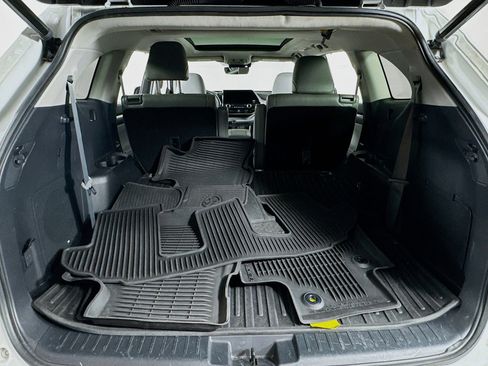 Used 2023 Toyota Highlander Platinum AWD/4WD image 20