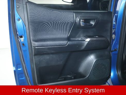 Used 2017 Toyota Tacoma TRD Off-Road w/ Premium & Technology Package image 14