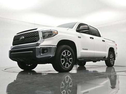 Used 2018 Toyota Tundra SR5 w/ TRD Off Road Package AWD/4WD image 36