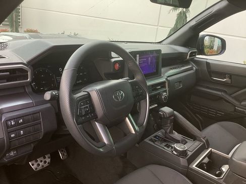 Certified 2025 Toyota Tacoma TRD Sport AWD/4WD image 11