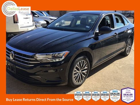 Used 2021 Volkswagen Jetta SE image 1