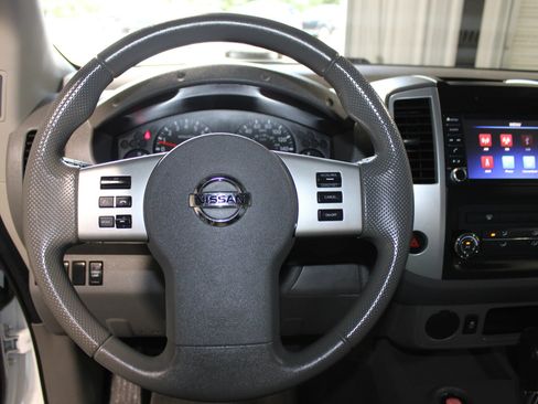 Used 2020 Nissan Frontier S RWD image 11