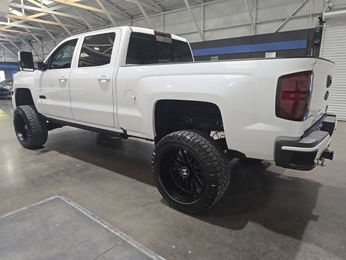Used 2019 Chevrolet Silverado 2500 High Country w/ Duramax Plus Package AWD/4WD image 10