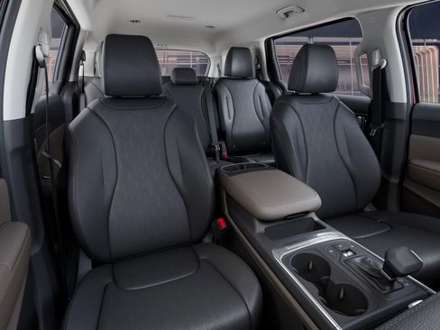New 2026 Kia Carnival FWD image 15