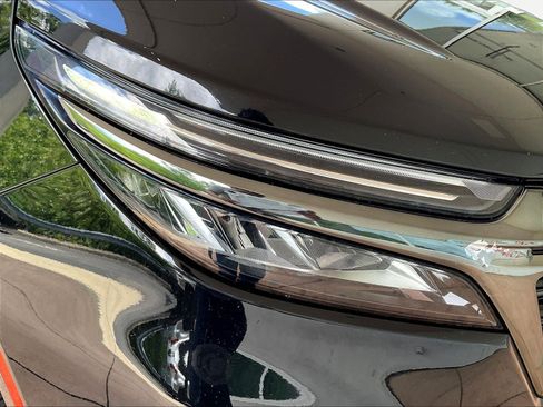 Used 2022 Chevrolet Equinox RS w/ Infotainment Package FWD image 30