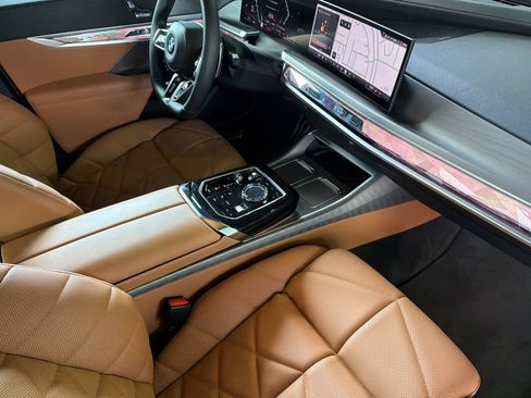 Certified 2023 BMW 740i image 19